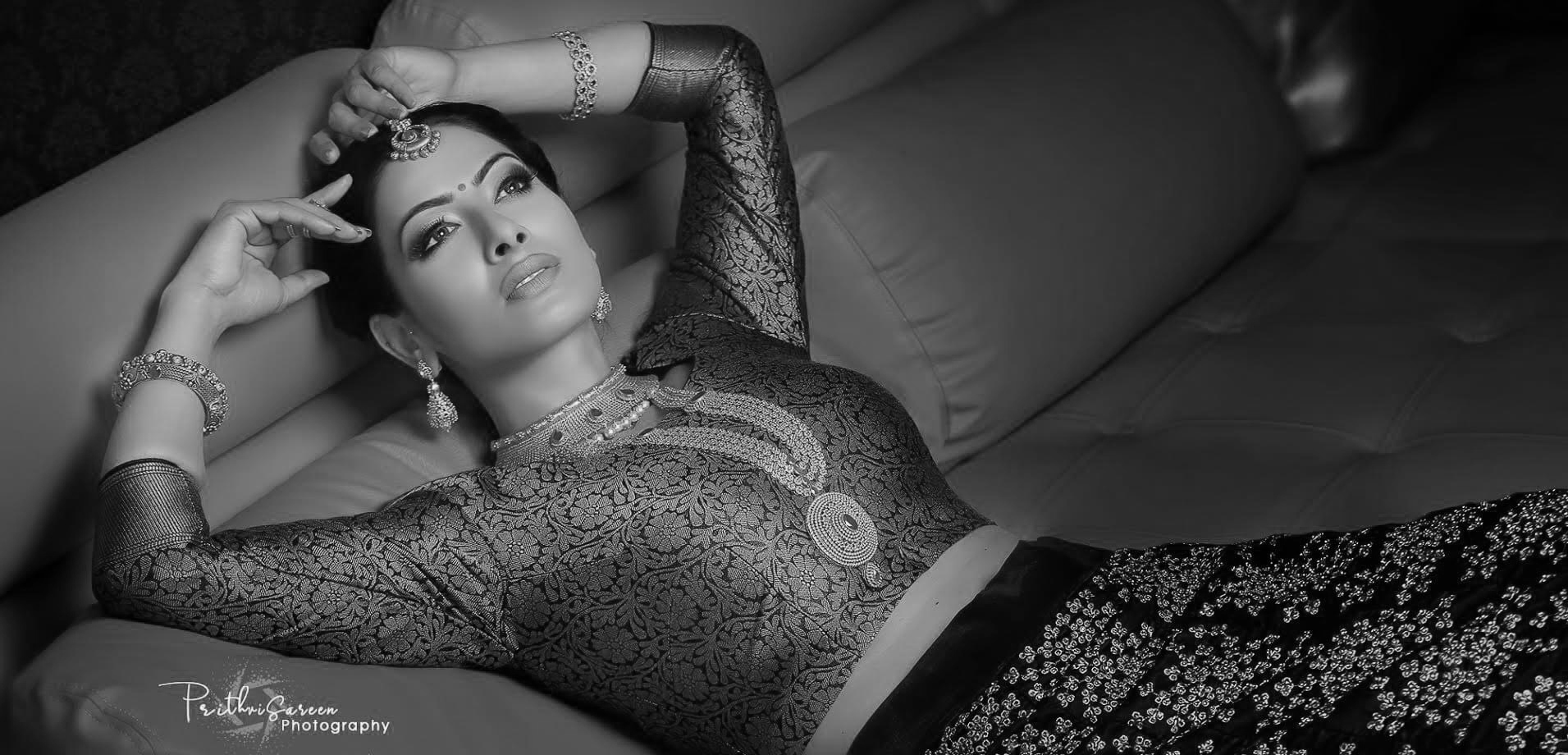 leos-mirror-creative-banner