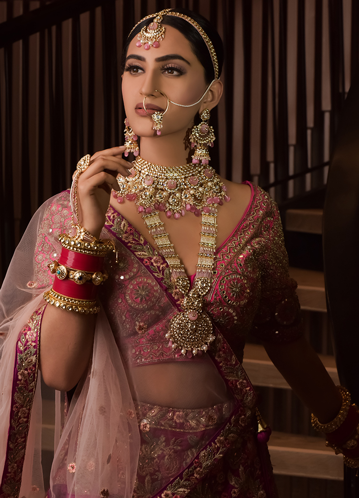 leos-mirror-img-banner1